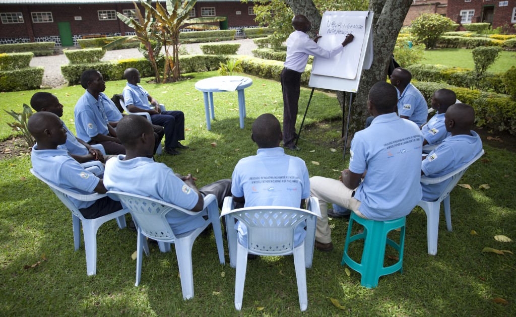 Bandebereho group education