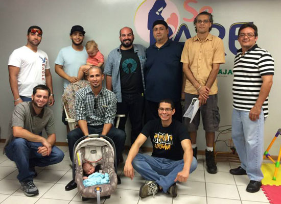 Participants in the Municipality of Vega Baja’s SePARE program for fathers.